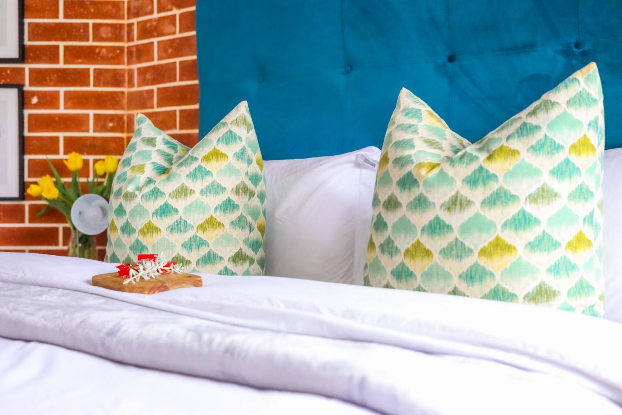The Blue Door B&B Ист-Лондон Экстерьер фото